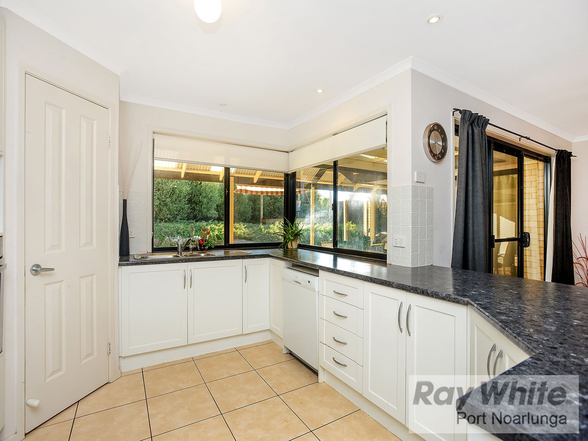 8 Torquay Drive, Seaford Rise SA 5169, Seaford Rise - Thumbnail 2