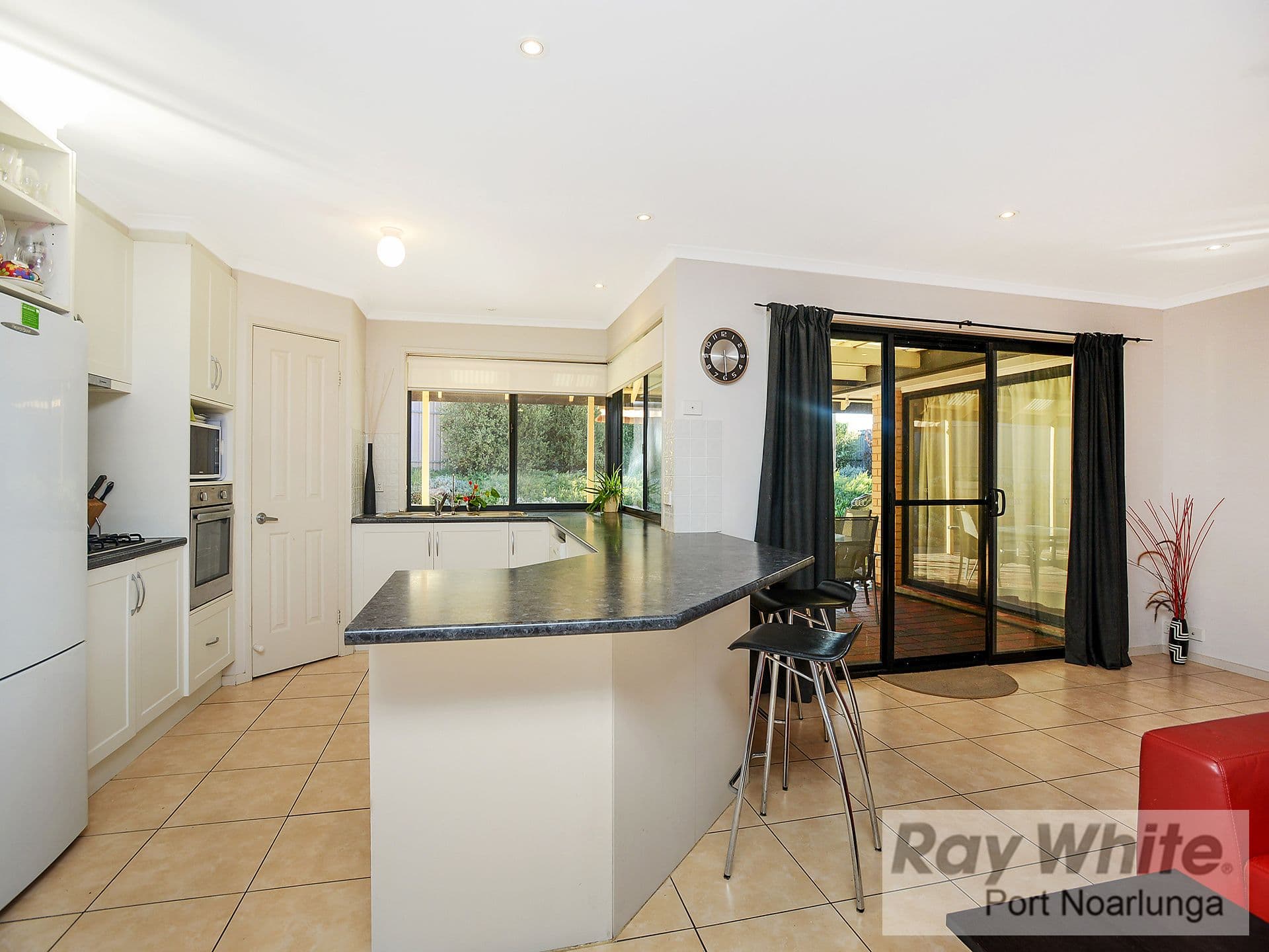 8 Torquay Drive, Seaford Rise SA 5169, Seaford Rise - Thumbnail 4