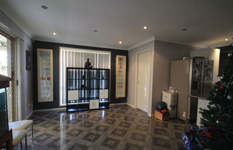 27 Tamworth Crescent, HOXTON PARK NSW 2171, Hoxton Park - Thumbnail 4