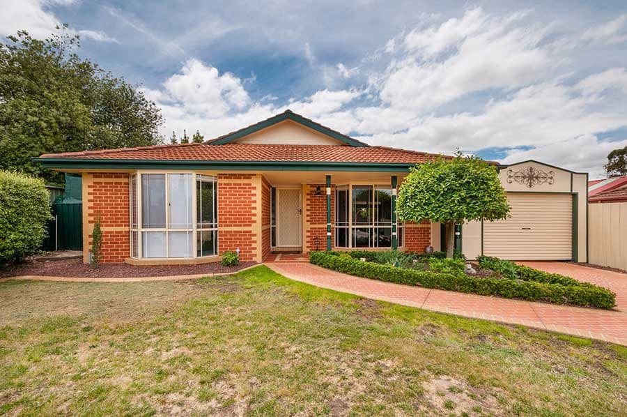 4 Swansea Court, Craigieburn VIC 3064, Craigieburn - Image 1