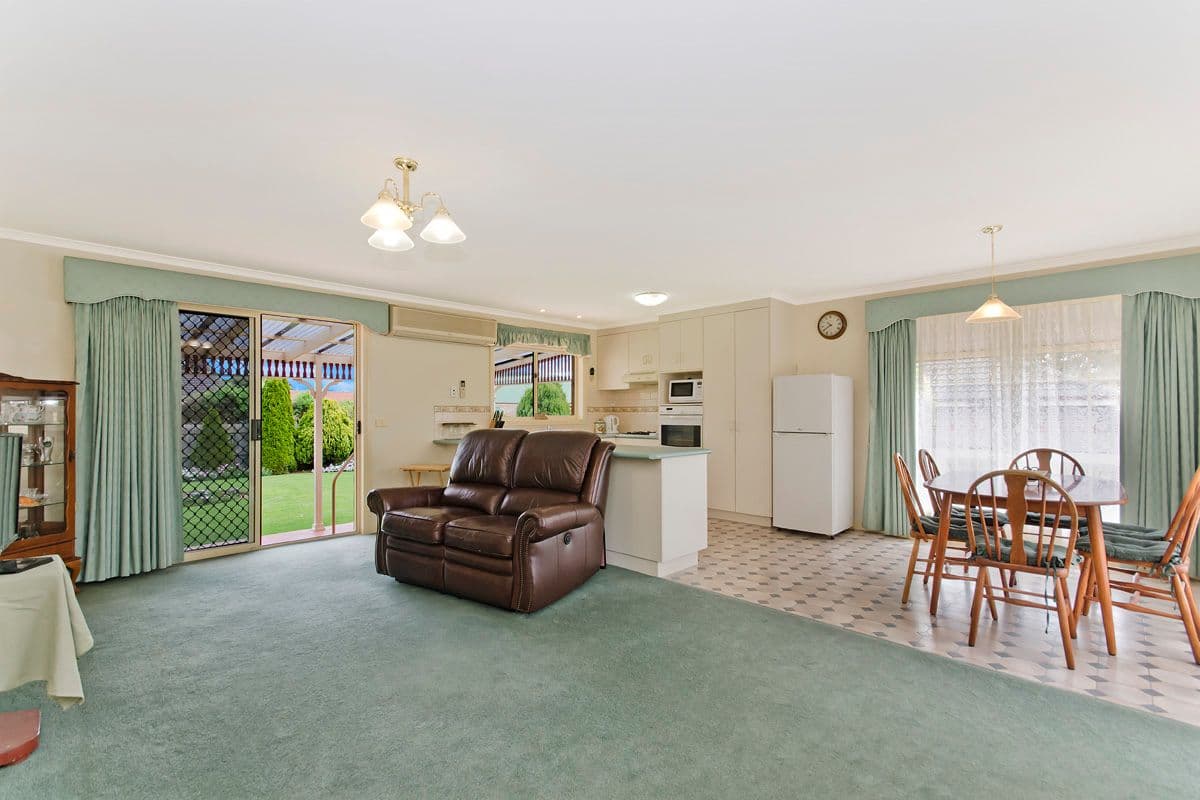 22 Rogers Avenue, Warrnambool VIC 3280, Warrnambool - Thumbnail 2
