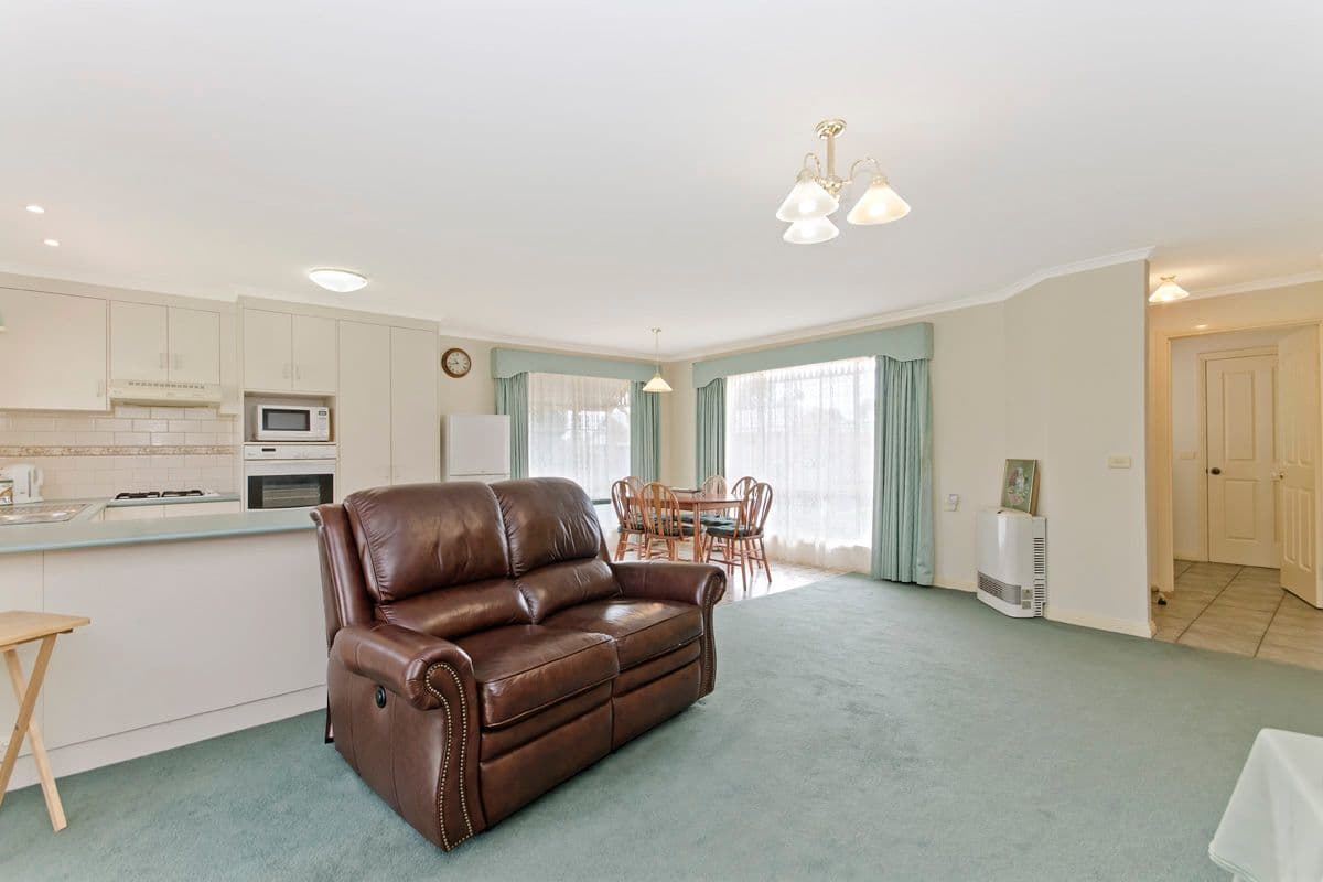 22 Rogers Avenue, Warrnambool VIC 3280, Warrnambool - Thumbnail 4