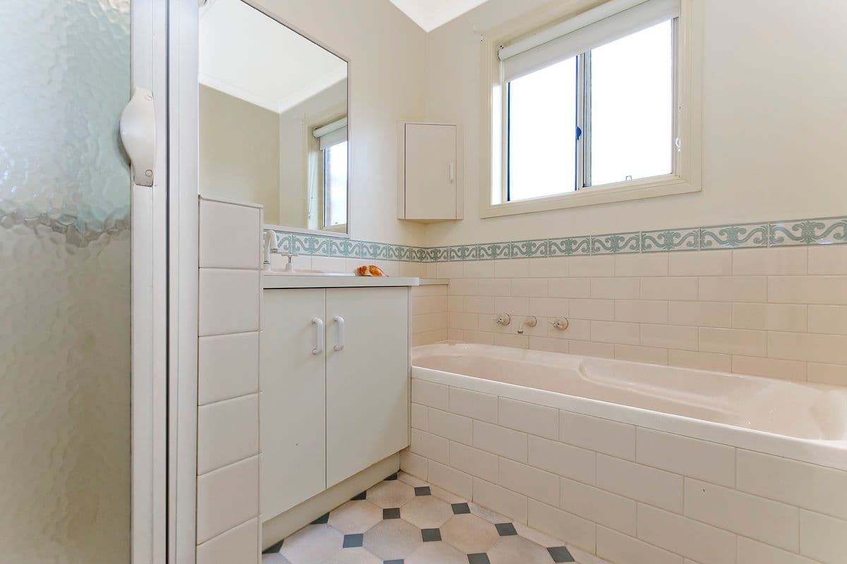 22 Rogers Avenue, Warrnambool VIC 3280, Warrnambool - Thumbnail 8