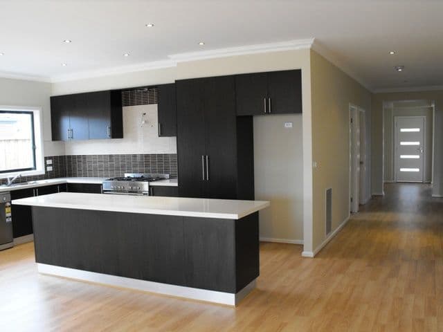 27 Nighthawk Boulevard, SOUTH MORANG VIC 3752, South Morang - Thumbnail 2
