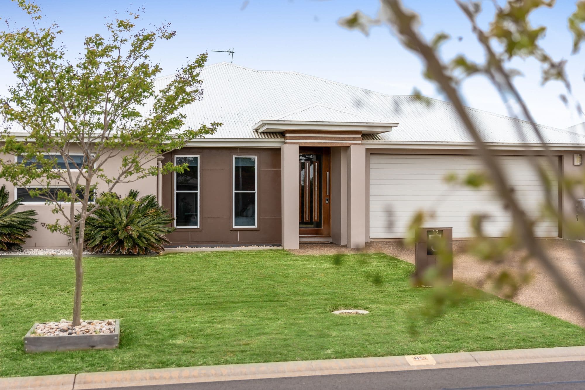 12 Vinnicombe Street, Kearneys Spring QLD 4350, Kearneys Spring - Thumbnail 2