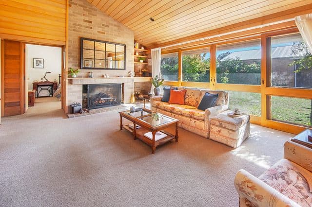 2531 Sutton Road, Sutton - Thumbnail 8