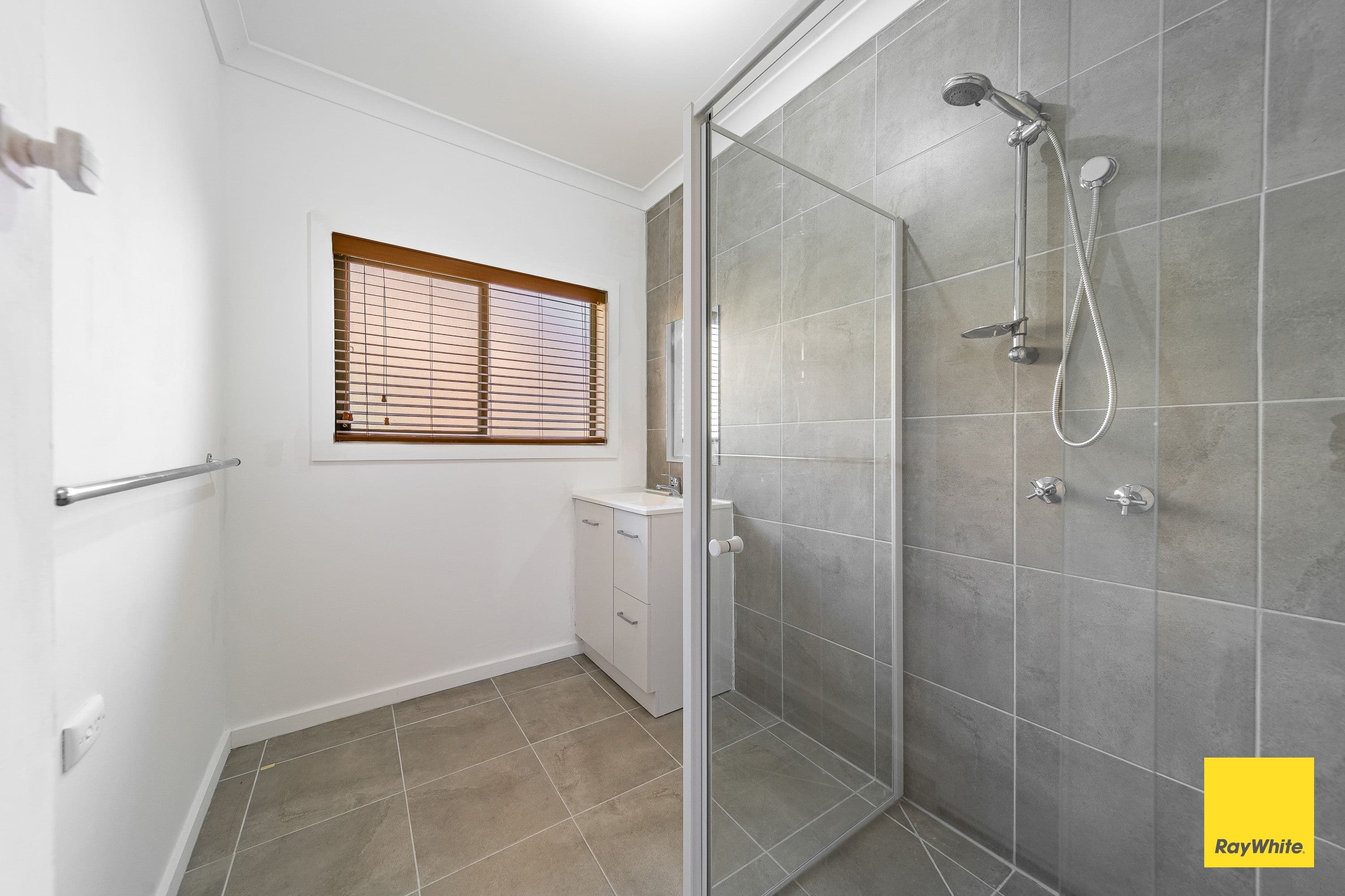 4 Longmore Street, Kangaroo Flat VIC 3555, Kangaroo Flat - Thumbnail 6