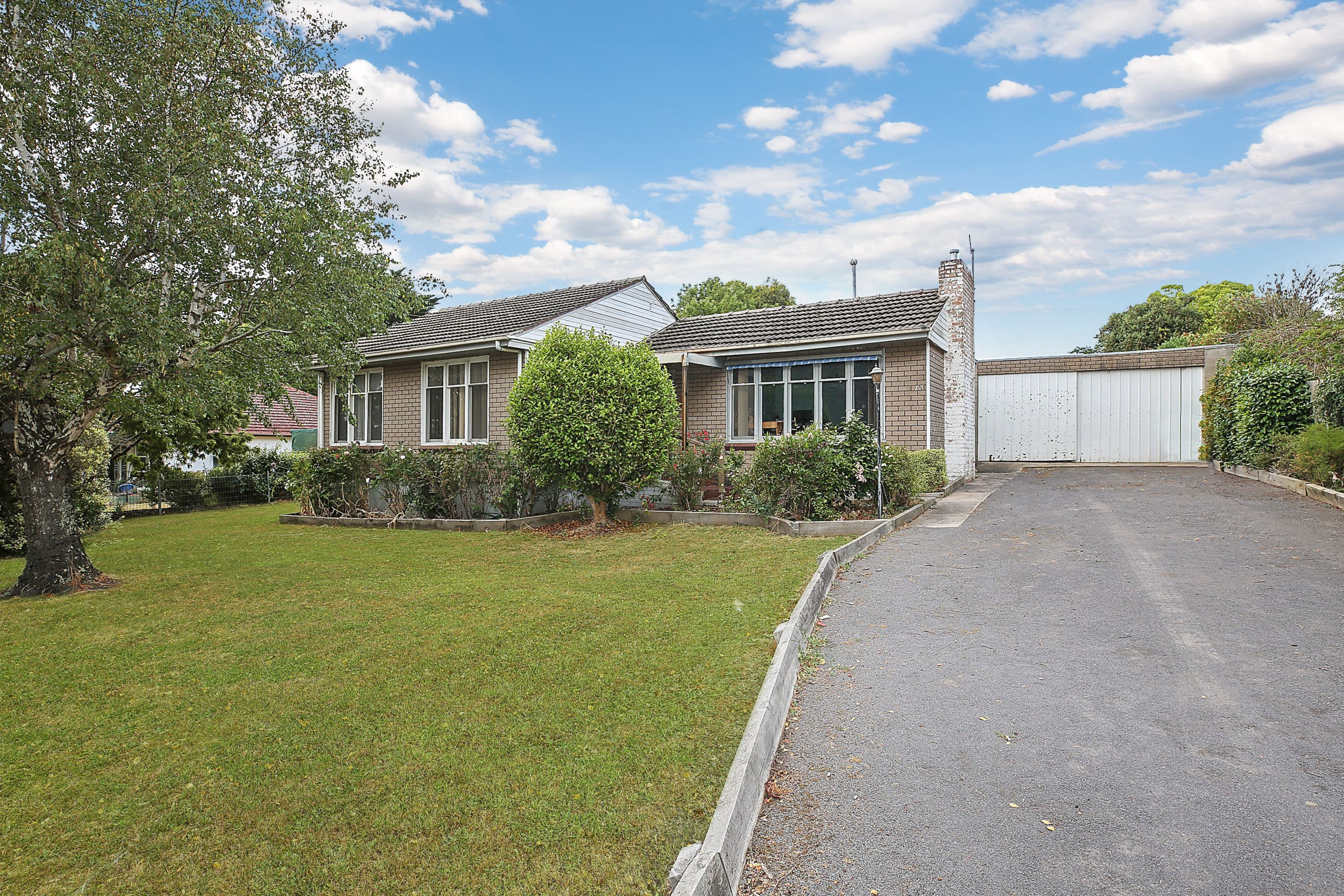 17 Dimora Avenue, Camperdown VIC 3260, Camperdown - Image 1