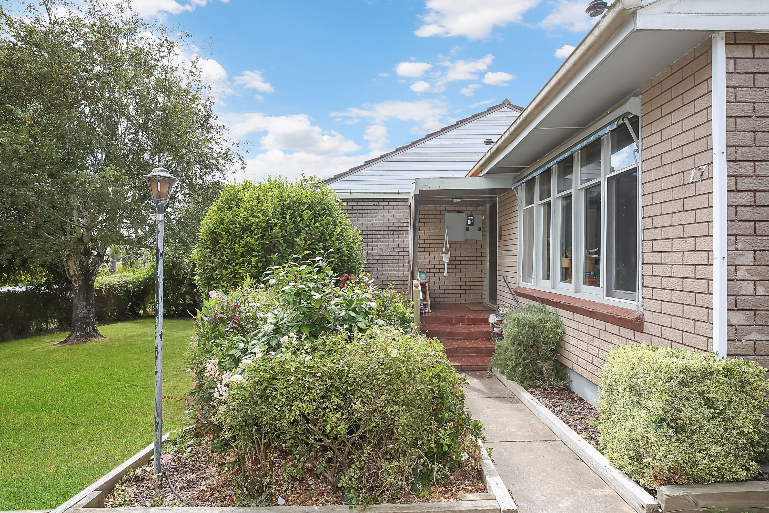 17 Dimora Avenue, Camperdown VIC 3260, Camperdown - Thumbnail 2