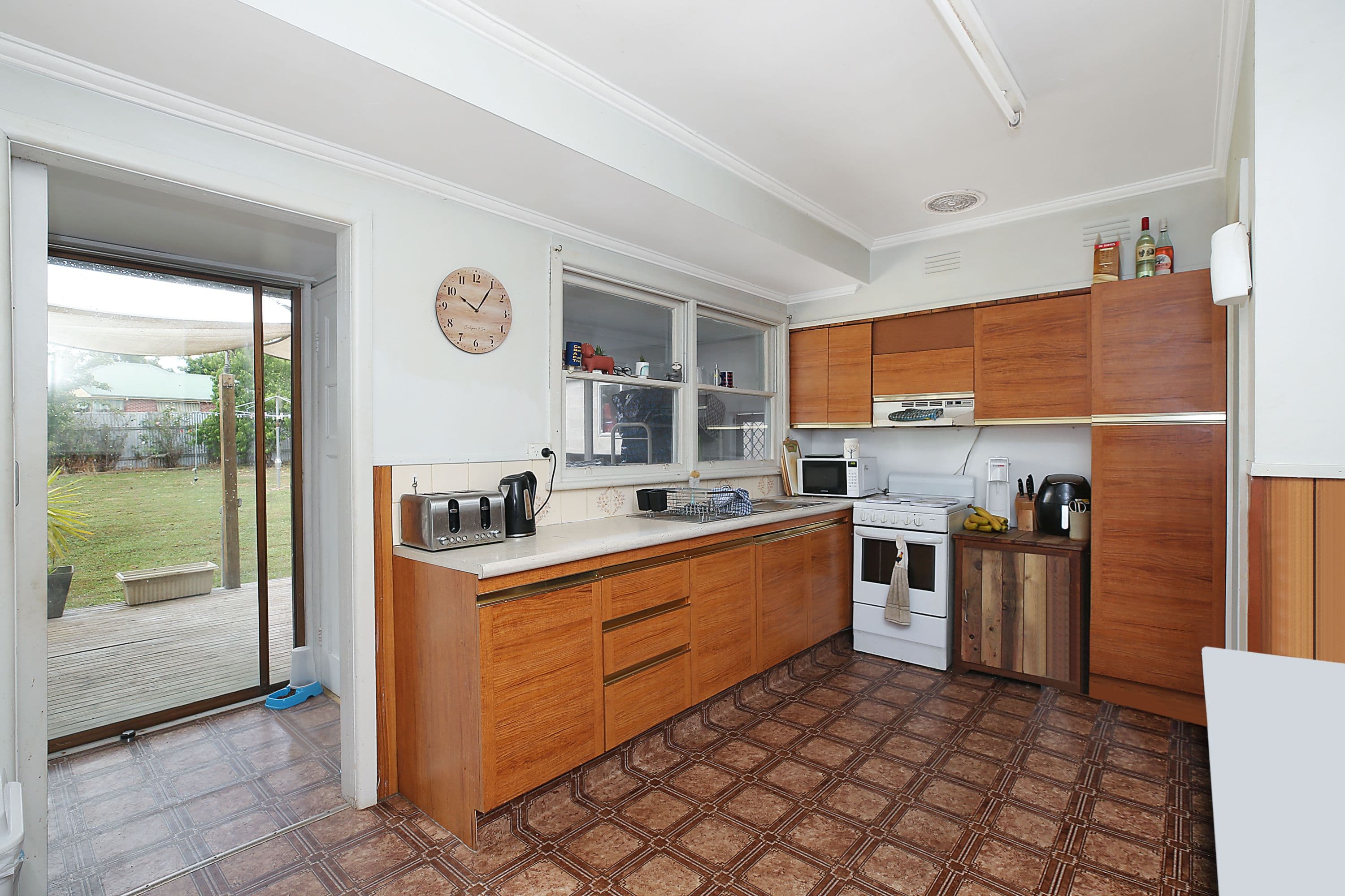 17 Dimora Avenue, Camperdown VIC 3260, Camperdown - Thumbnail 4