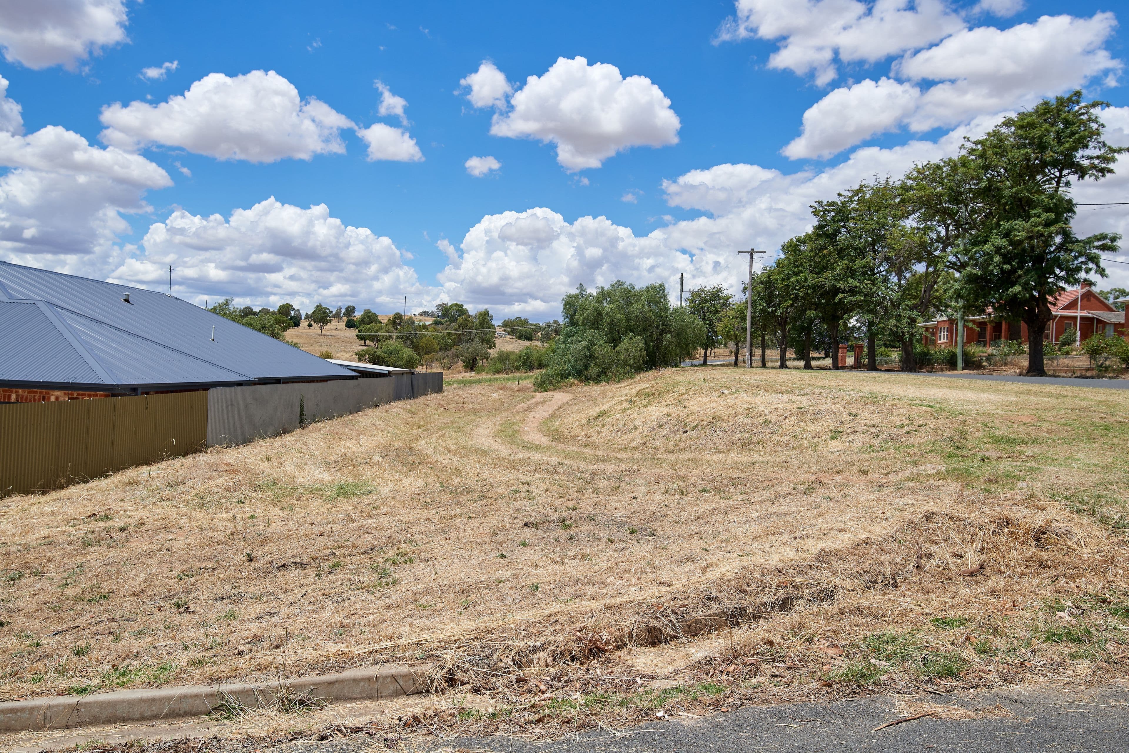 24 Edward Street, Junee NSW 2663, Junee - Thumbnail 2