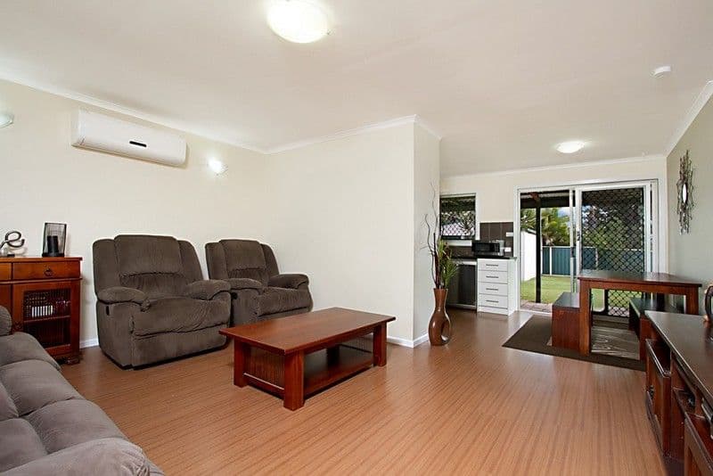 3 Overton Court, CRESTMEAD QLD 4132, Crestmead - Thumbnail 2