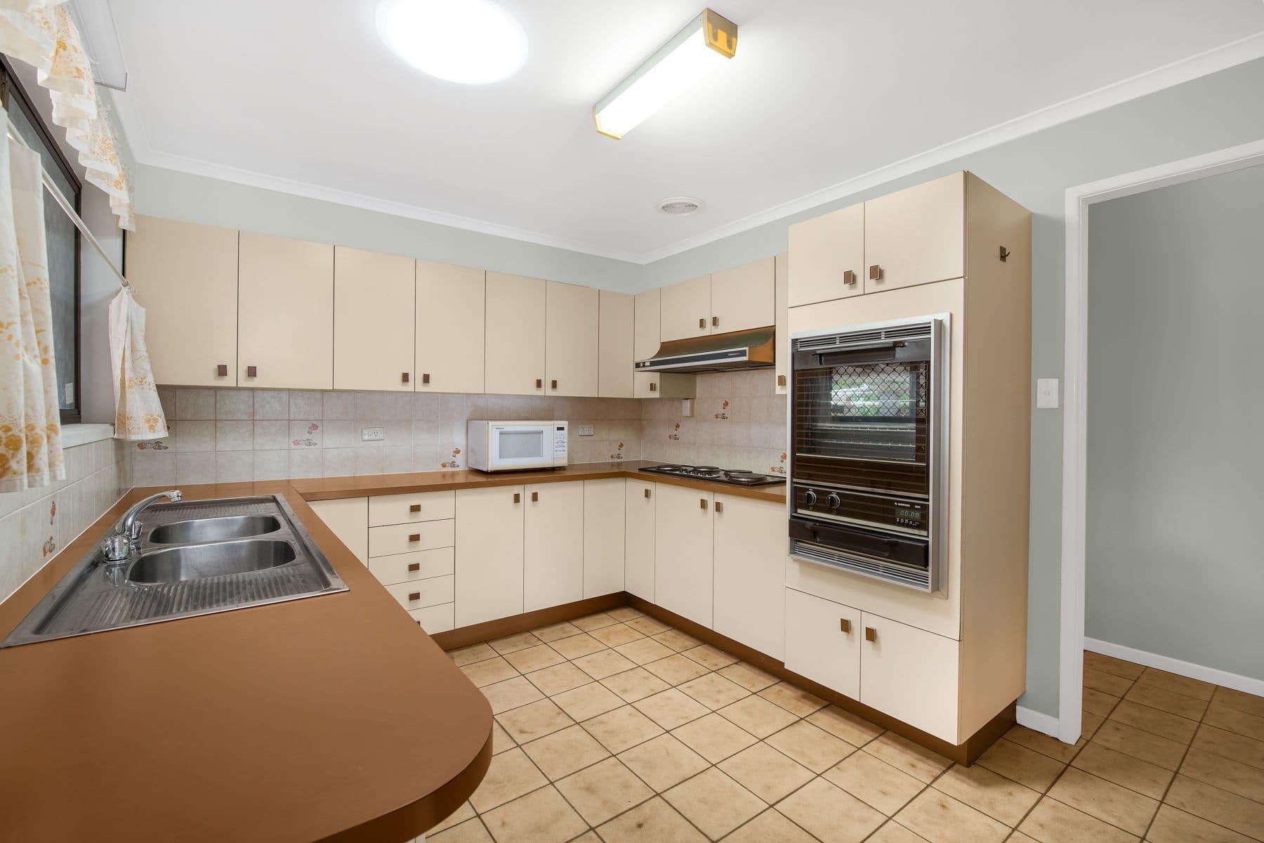 10 Armentieres Street, Kedron QLD 4031, Kedron - Thumbnail 6