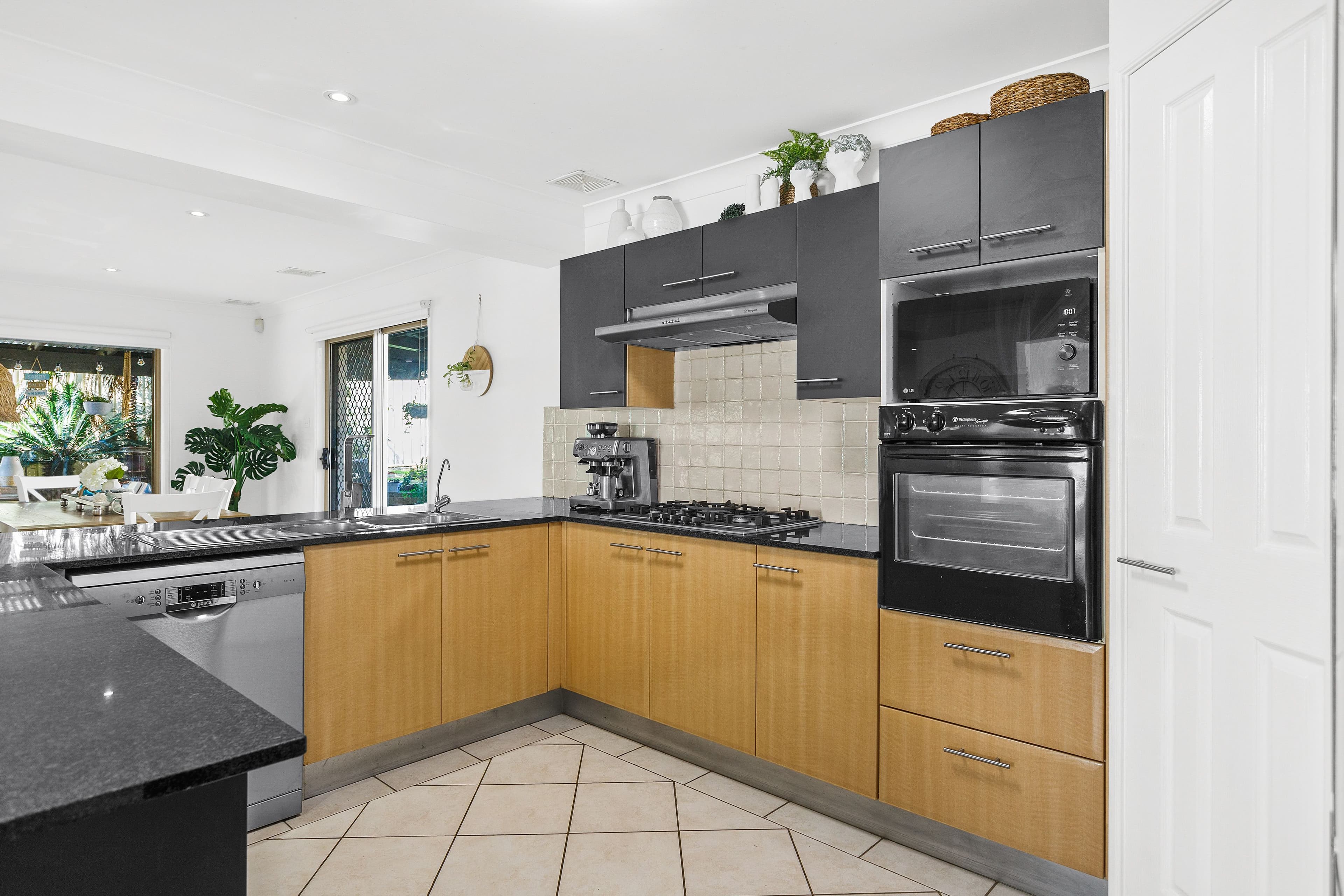 14 Cove Boulevard, Shell Cove NSW 2529, Shell Cove - Thumbnail 3