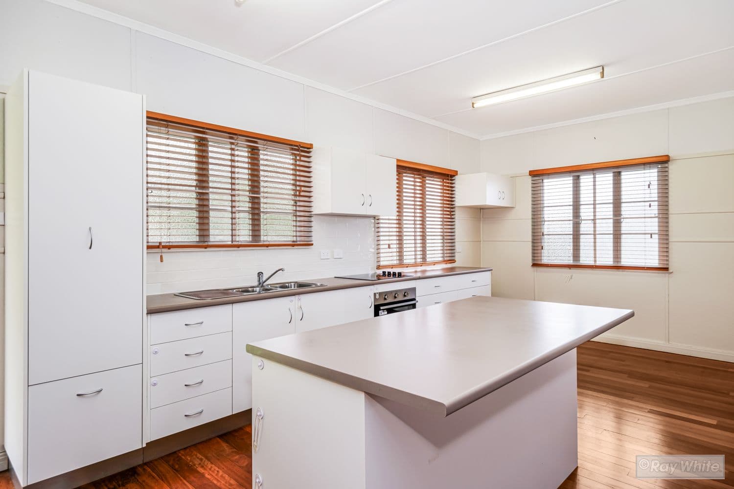 22 Henderson Street, Park Avenue QLD 4701, Park Avenue - Thumbnail 7