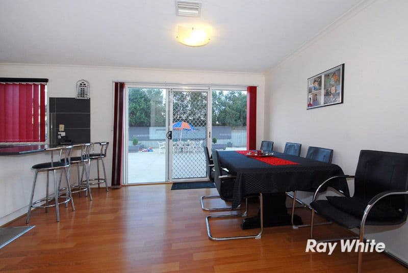 10 Helmsdale Court, CRANBOURNE WEST VIC 3977, Cranbourne West - Thumbnail 5