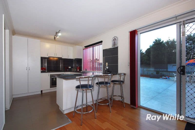 10 Helmsdale Court, CRANBOURNE WEST VIC 3977, Cranbourne West - Thumbnail 6