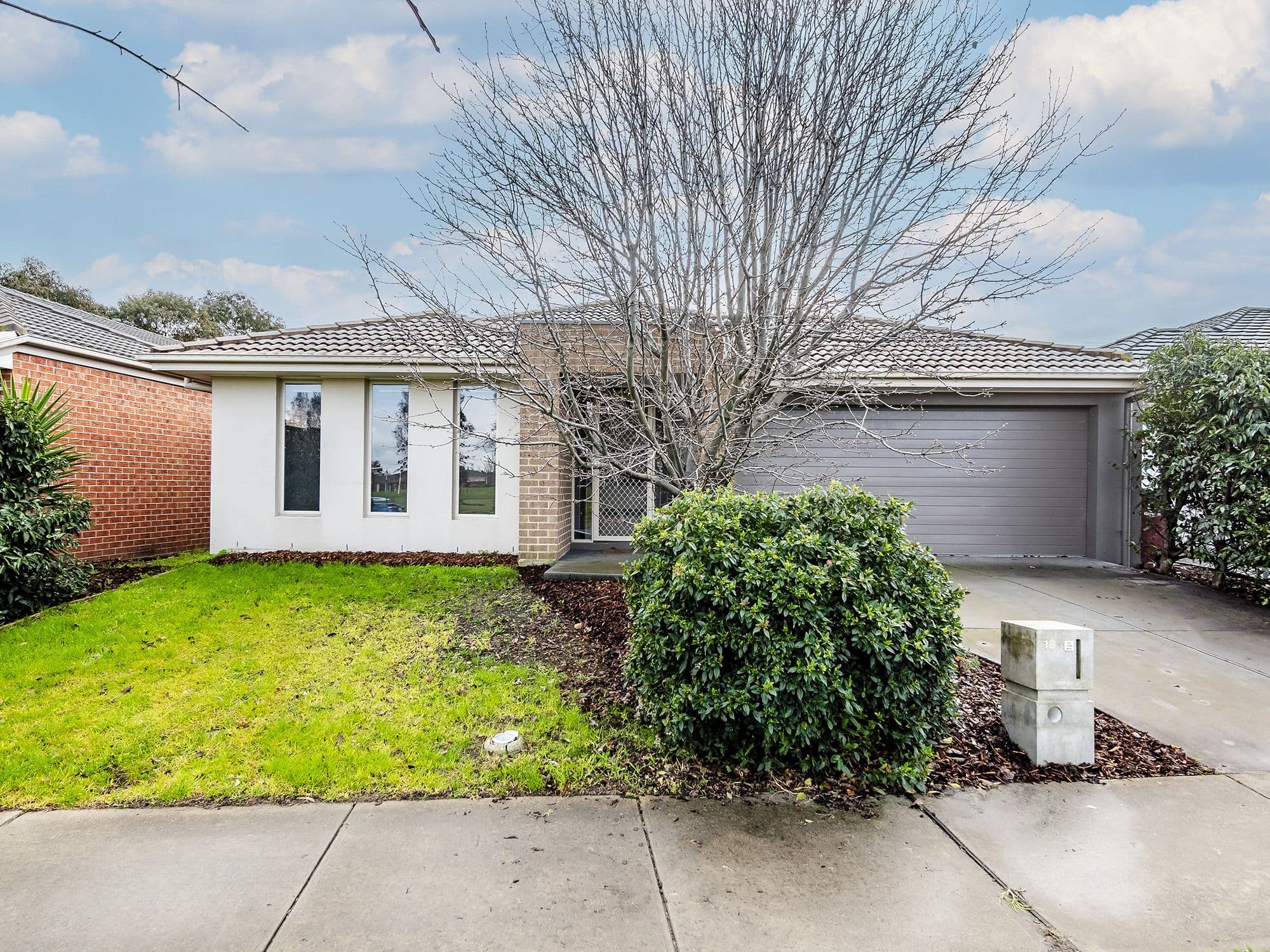 18 Quarters Boulevard, Cranbourne West VIC 3977, Cranbourne West - Thumbnail 2