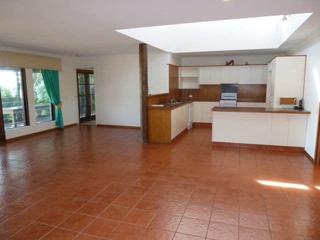18 Seagull Street, SLADE POINT QLD 4740, Slade Point - Thumbnail 3