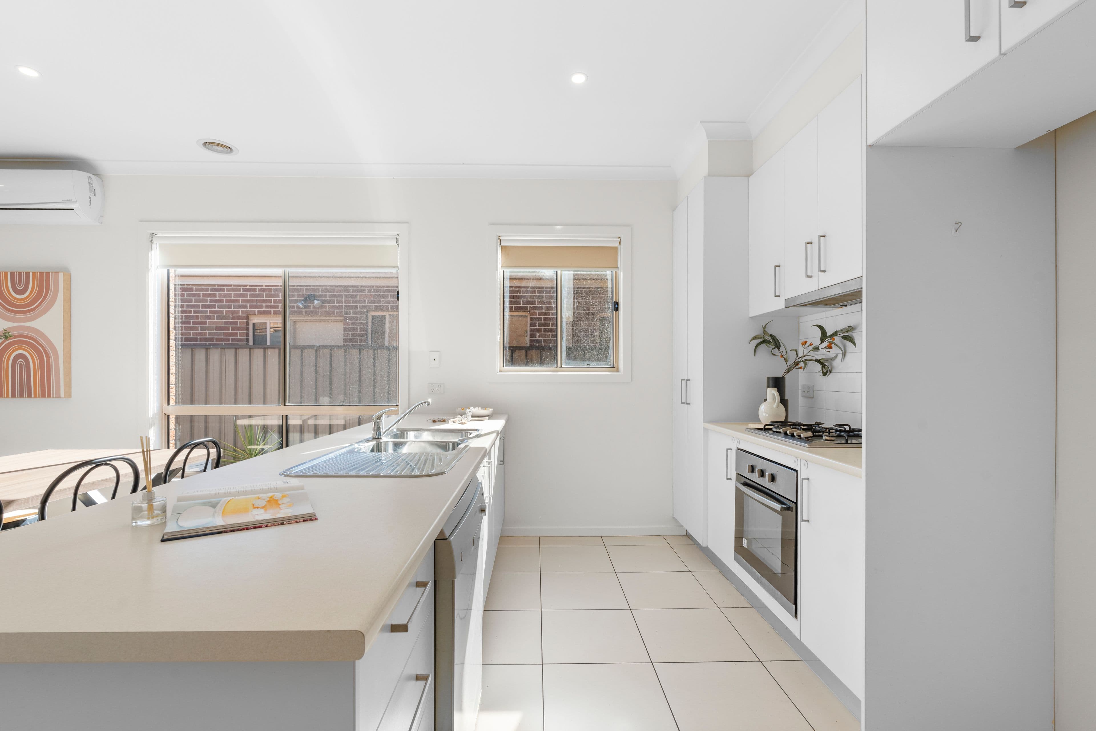 44 Donnelly Circuit, South Morang VIC 3752, South Morang - Thumbnail 2