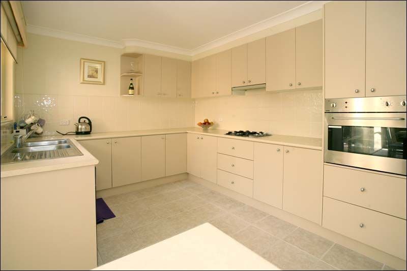 17 Townsend Street, GLEN WAVERLEY VIC 3150, Glen Waverley - Thumbnail 2