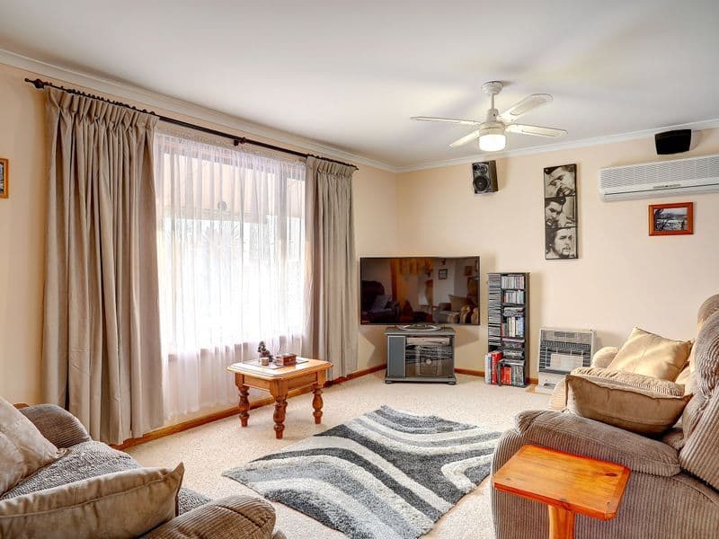 17 Central Street, Louth Bay SA 5607, Louth Bay - Thumbnail 4