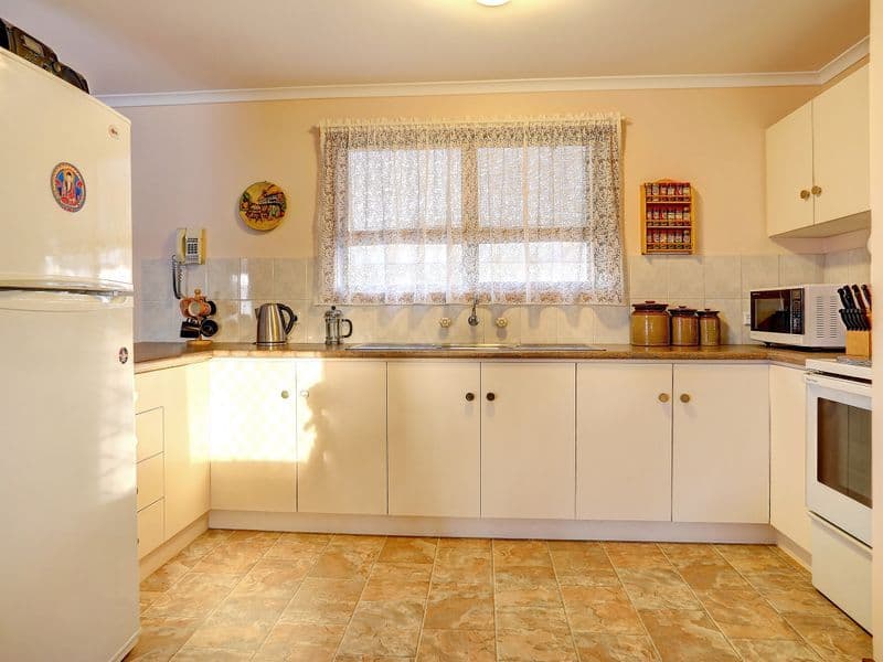 17 Central Street, Louth Bay SA 5607, Louth Bay - Thumbnail 5