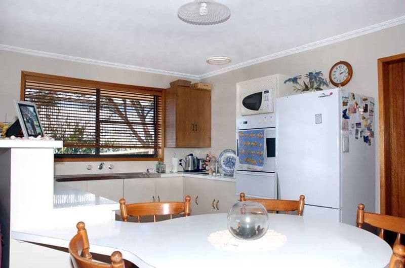 51 McMeekin Road, WARRNAMBOOL VIC 3280, Warrnambool - Thumbnail 2