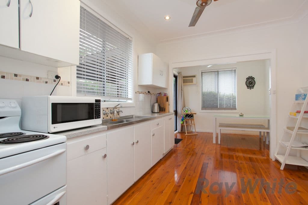 31 Elizabeth Street, DUDLEY NSW 2290, Dudley - Thumbnail 3