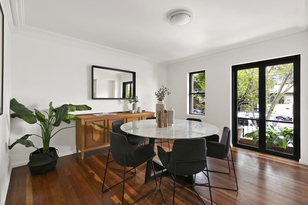 37 Anderson Street, Alexandria - Image 1