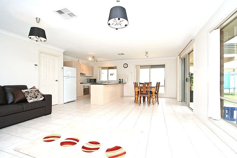 8 Hampshire Street, BURTON SA 5110, Burton - Thumbnail 2