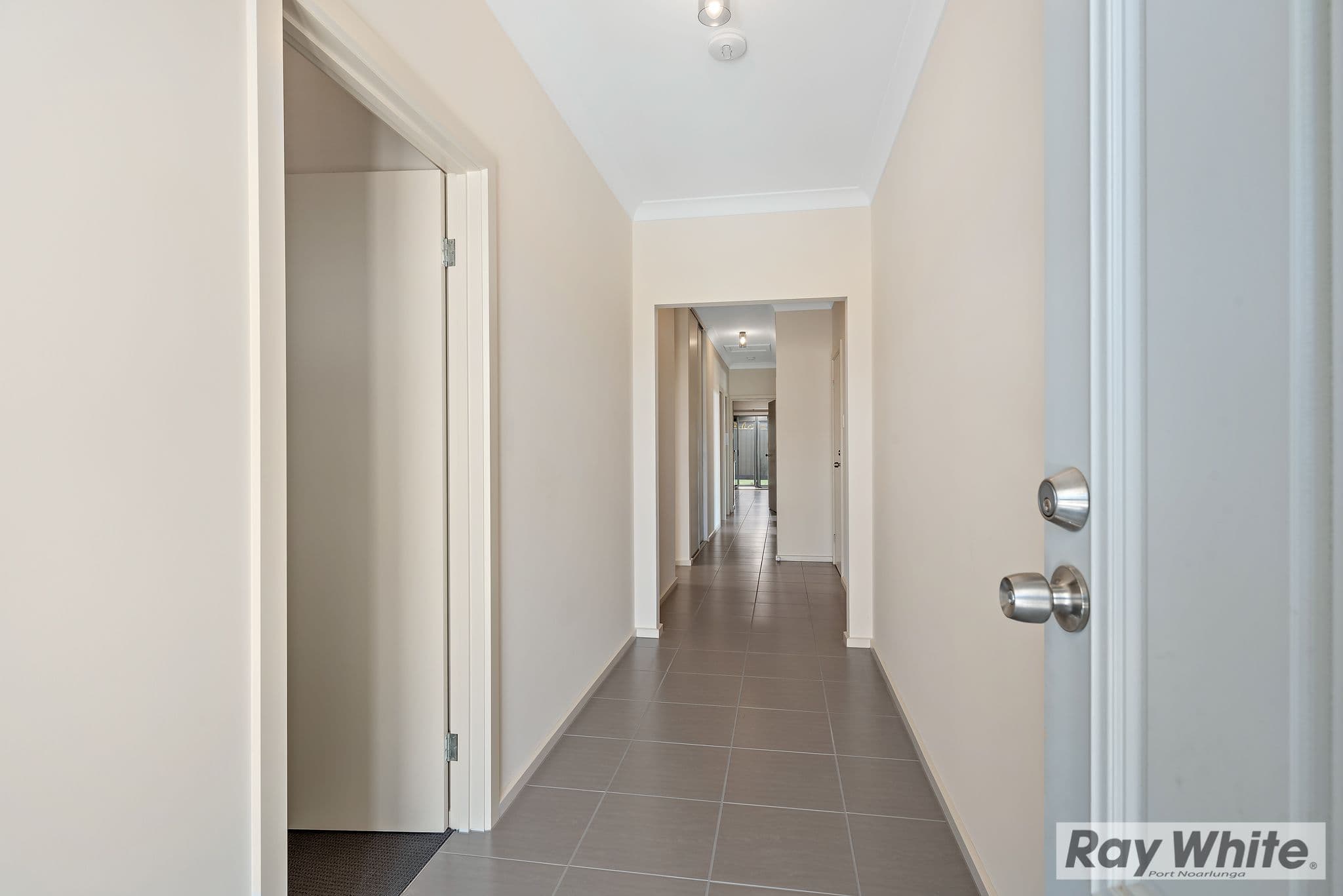 6 Fathom Crescent, Seaford Meadows SA 5169, Seaford Meadows - Thumbnail 2