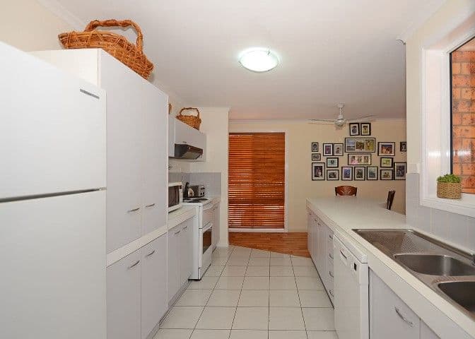 36 Honeysuckle Avenue, KAWUNGAN QLD 4655, Kawungan - Thumbnail 5