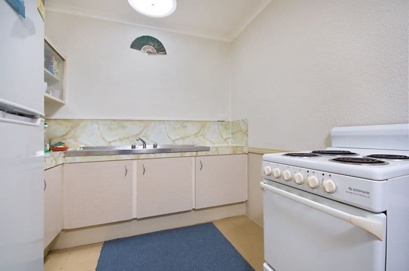 7 Seventh Street, RAILWAY ESTATE QLD 4810, Railway Estate - Thumbnail 2