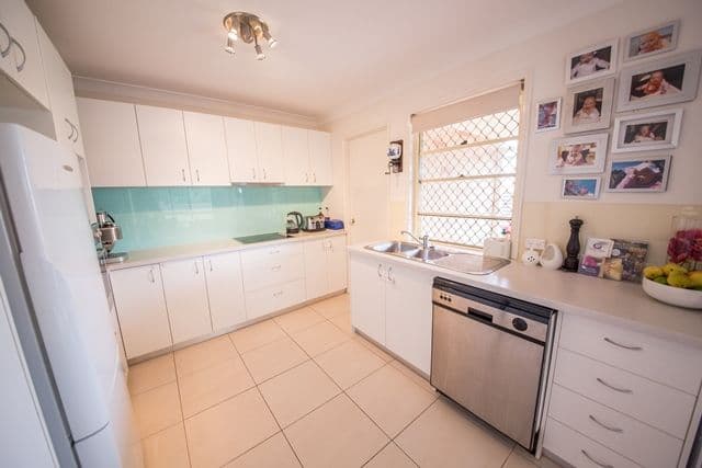 12 Birkdale Street, ROBINA QLD 4226, Robina - Thumbnail 5
