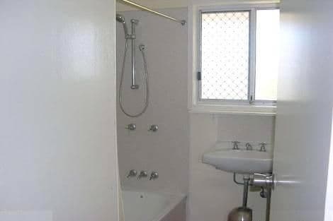 16 Wrybourne Street, DECEPTION BAY QLD 4508, Deception Bay - Thumbnail 4