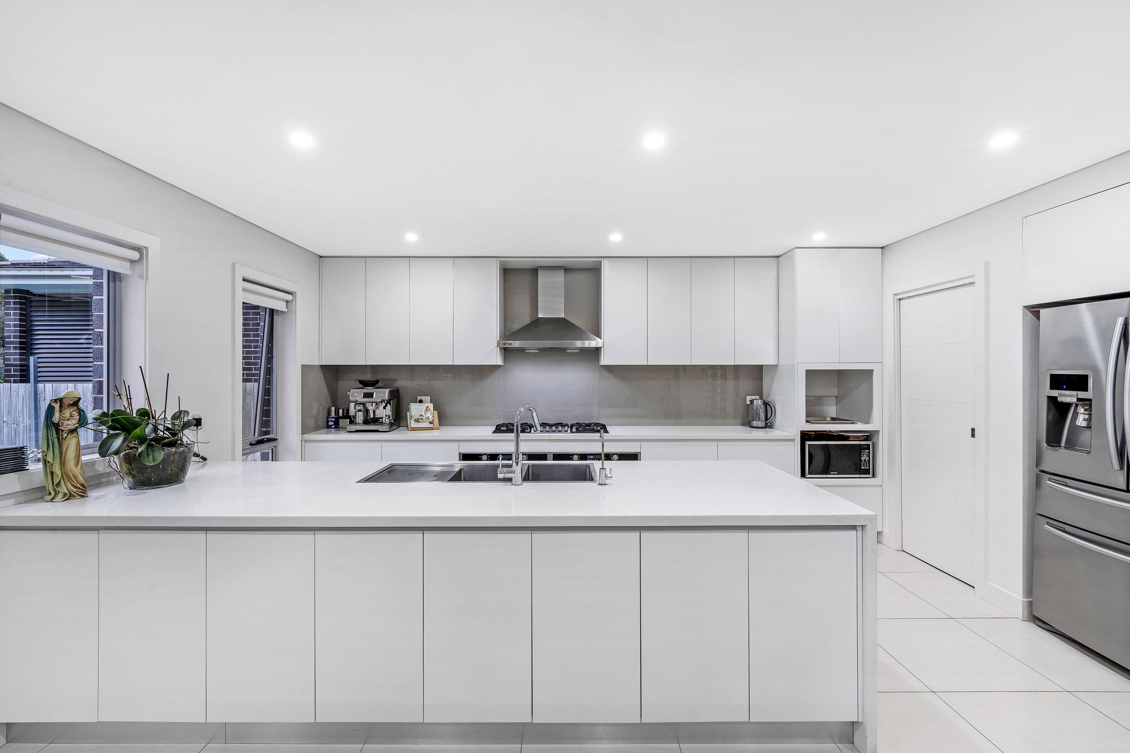 7 Jones Avenue, Potts Hill NSW 2143, Potts Hill - Thumbnail 3