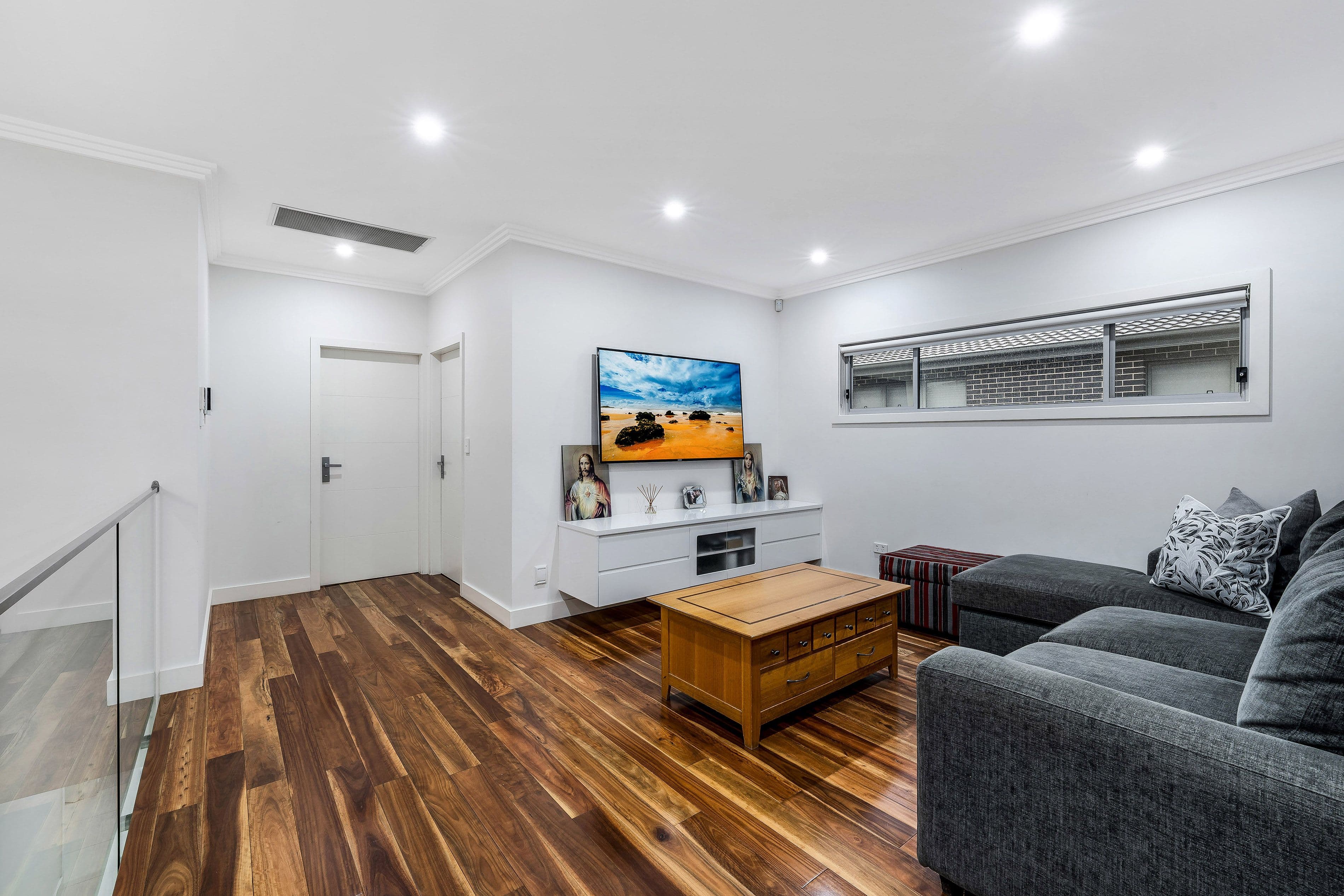 7 Jones Avenue, Potts Hill NSW 2143, Potts Hill - Thumbnail 5