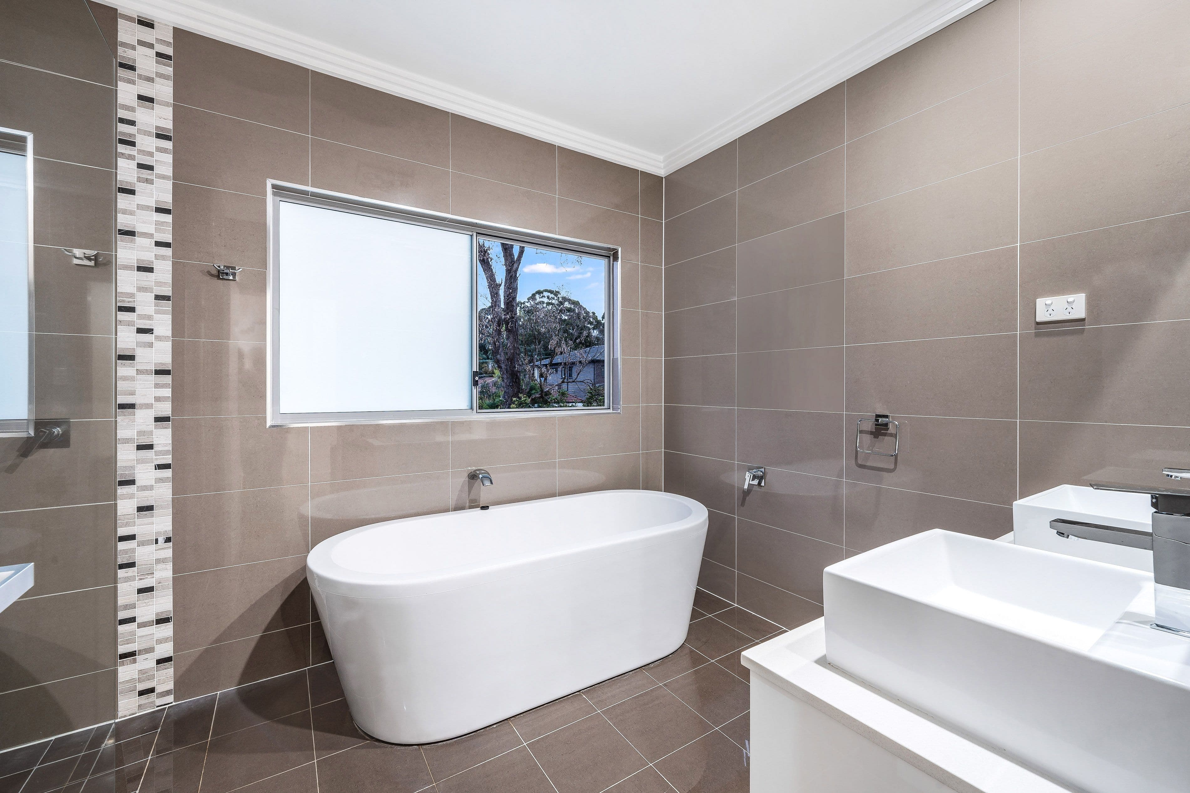 7 Jones Avenue, Potts Hill NSW 2143, Potts Hill - Thumbnail 7
