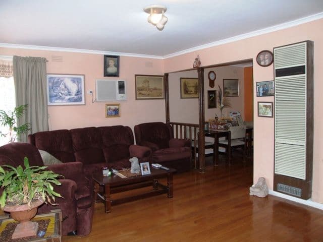 10 Curlew Close, MELTON VIC 3337, Melton - Thumbnail 2