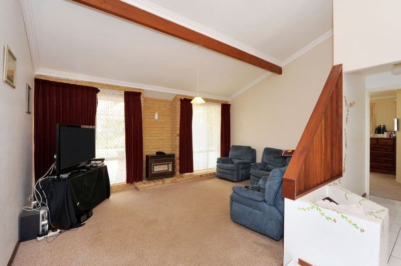 9 Tweed Close, WARNBRO WA 6169, Warnbro - Thumbnail 2