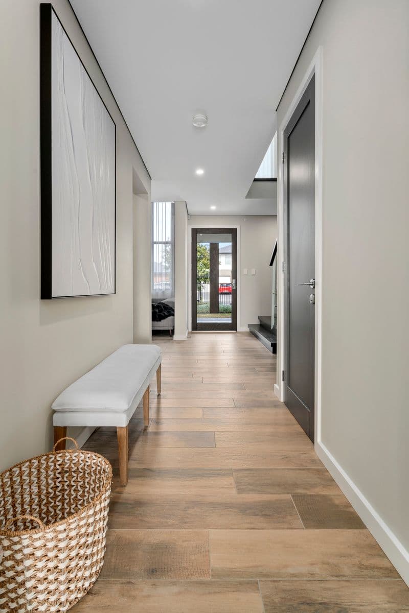 41 Gledswood Hills Drive, GLEDSWOOD HILLS NSW 2557, Gledswood Hills - Thumbnail 2