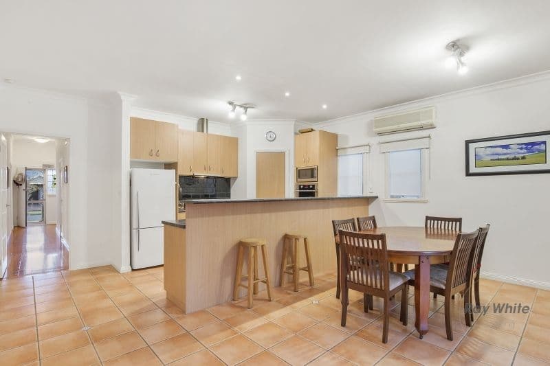 20 Crofton Street, Geelong West VIC 3218, Geelong West - Thumbnail 2