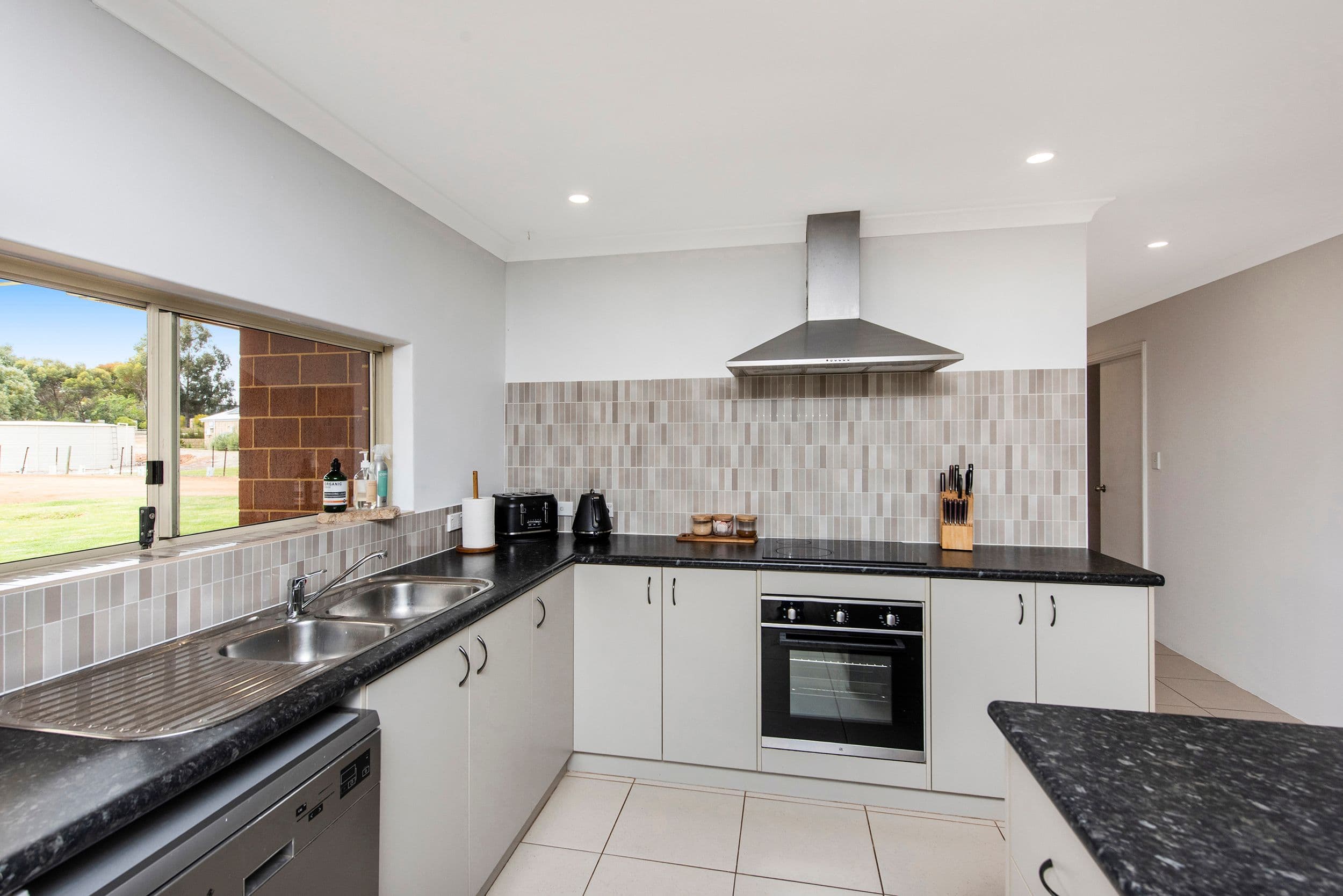 8 Haslam Street, Muchea WA 6501, Muchea - Thumbnail 7
