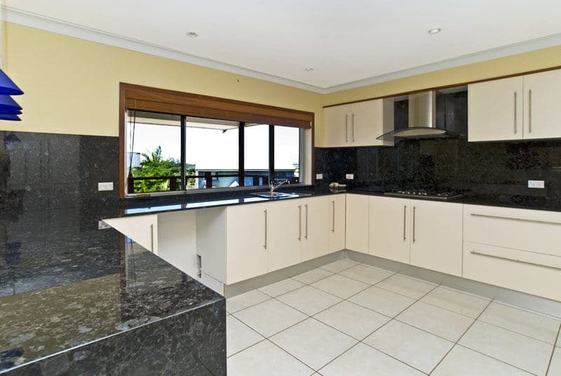 11 Summit Crescent, CARRARA QLD 4211, Carrara - Thumbnail 4