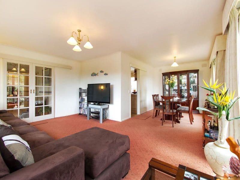 15 Golf Links Crescent, DINGLEY VILLAGE VIC 3172, Dingley Village - Thumbnail 2