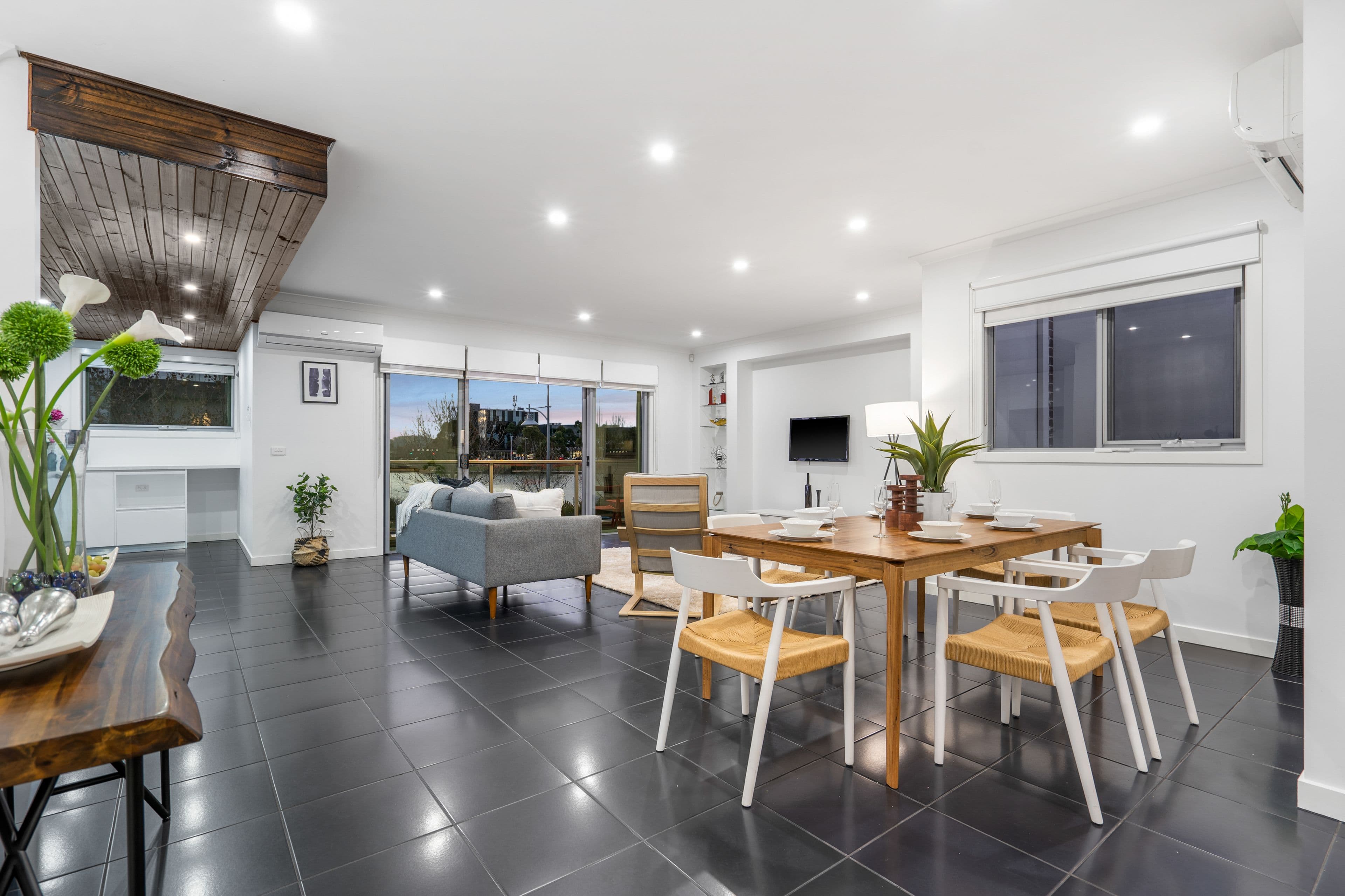 72 The Esplanade, Caroline Springs VIC 3023, Caroline Springs - Thumbnail 4