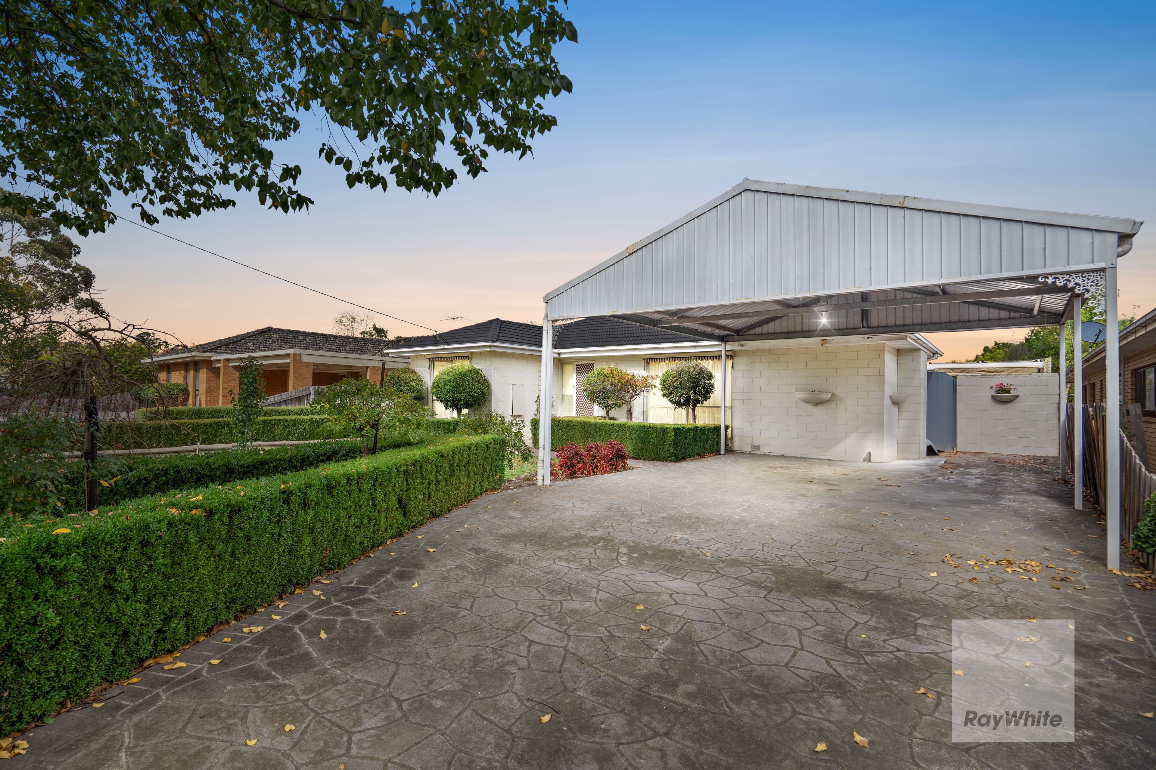 32 Harker Street, Sunbury VIC 3429, Sunbury - Thumbnail 2