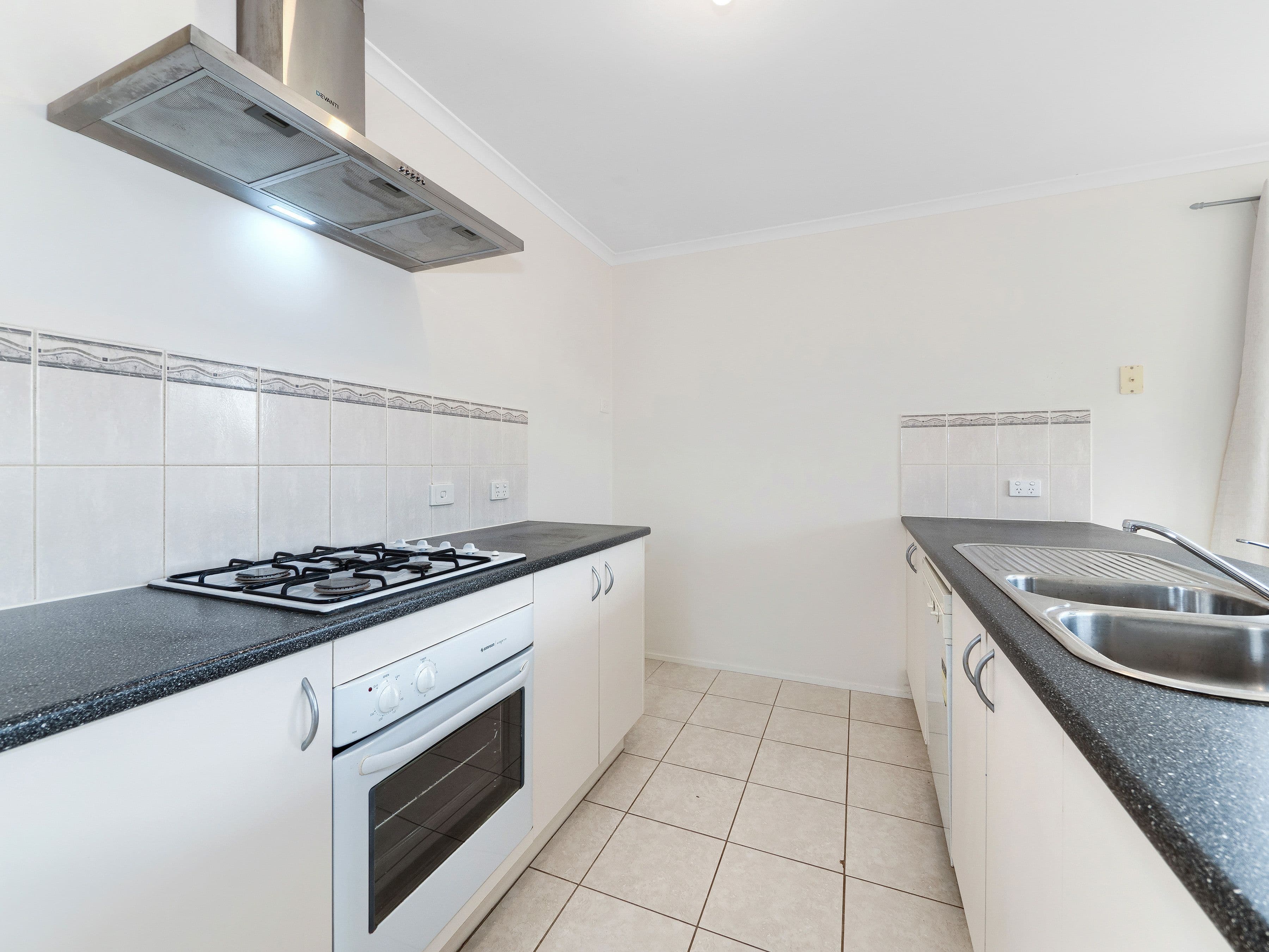 13 Ovata Place, Cranbourne West VIC 3977, Cranbourne West - Thumbnail 2