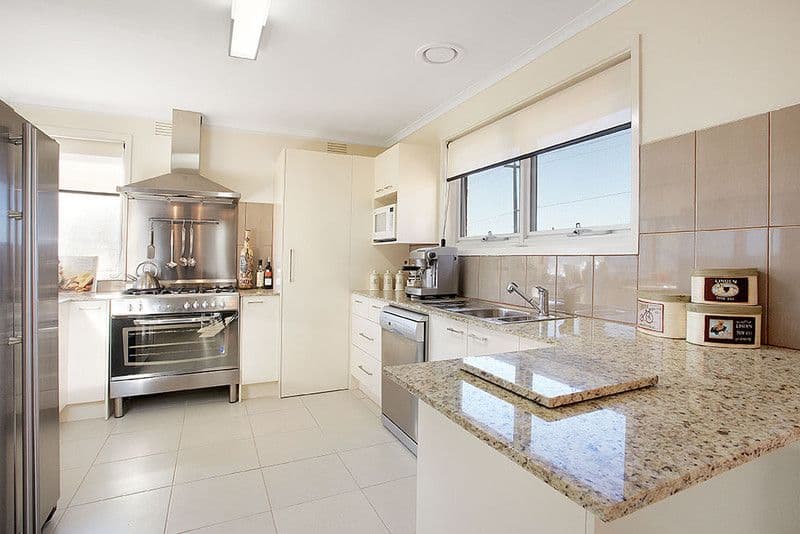 52 Bellarine Drive, LALOR VIC 3075, Lalor - Thumbnail 3